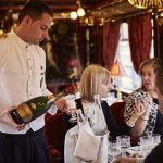 Bollicine Ferrari e Belmond Italia brindano alla loro collaborazione a bordo del Venice Simplon-Orient-Express