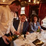 Bollicine Ferrari e Belmond Italia brindano alla loro collaborazione a bordo del Venice Simplon-Orient-Express