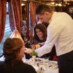 Bollicine Ferrari e Belmond Italia brindano alla loro collaborazione a bordo del Venice Simplon-Orient-Express