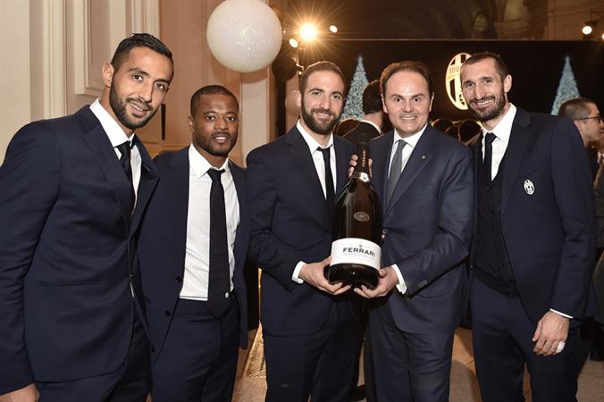 Juventus brinda al Natale con Cantine Ferrari