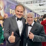 Hollywood-Stars bei den Emmy® Awards stoßen mit Ferrari an