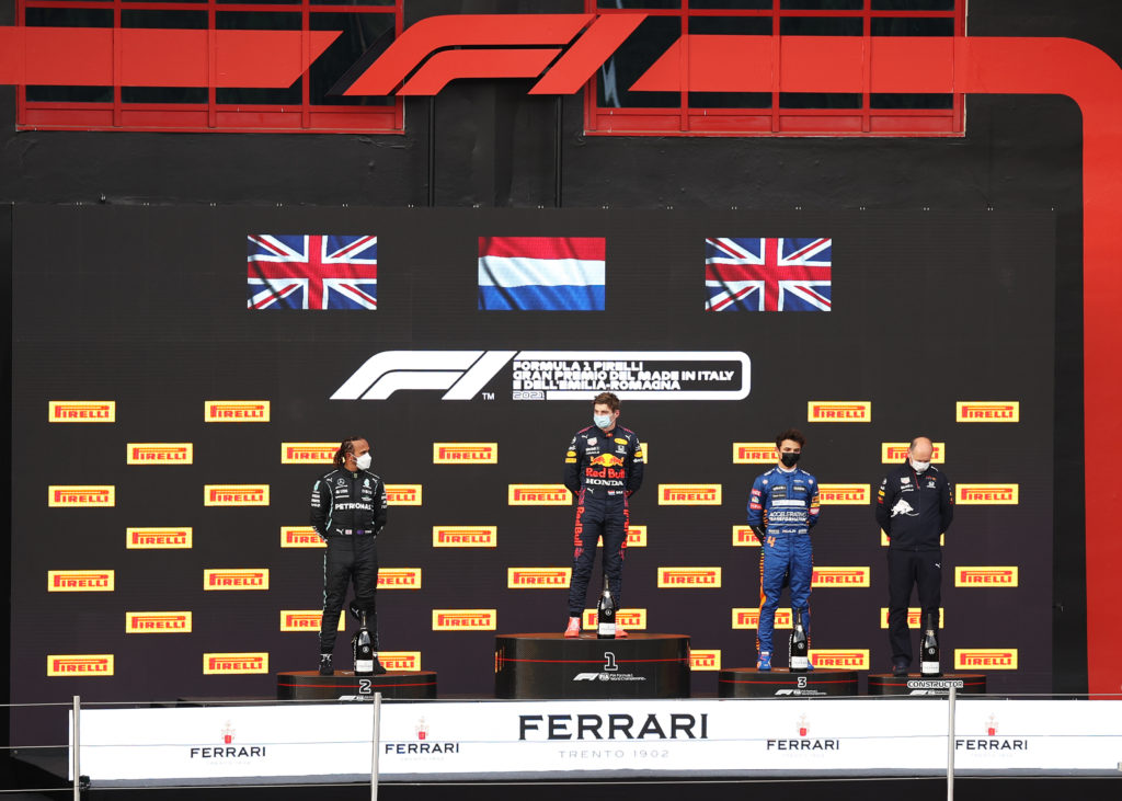 Ferrari Trento sul podio a Imola, brindisi ufficiale Formula 1