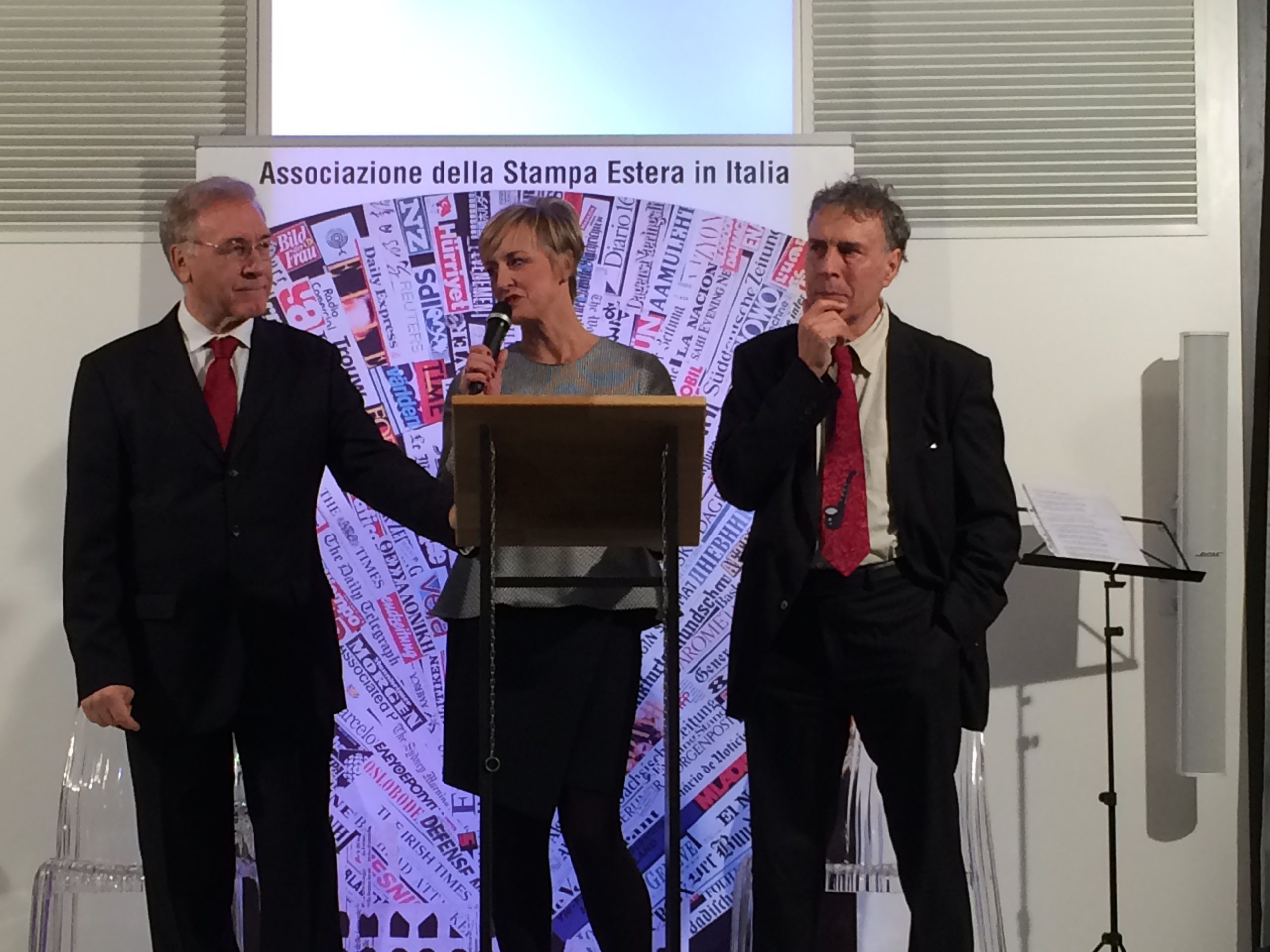Si è brindato Ferrari alla Stampa estera in Italia presentando anche il premio “Arte di Vivere Italiana”