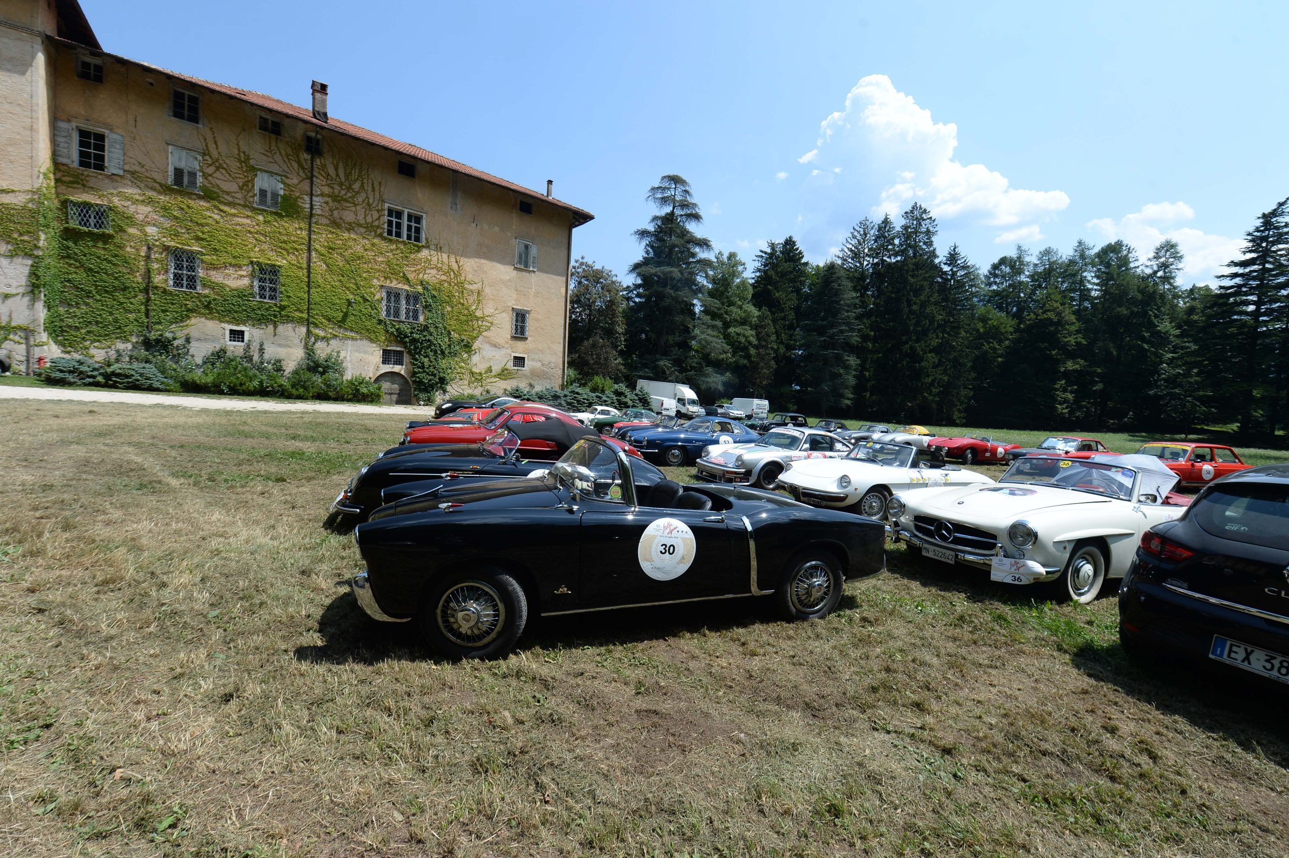 Si brinda con Ferrari alla 30ma edizione della rievocazione  della storica corsa “Stella Alpina”