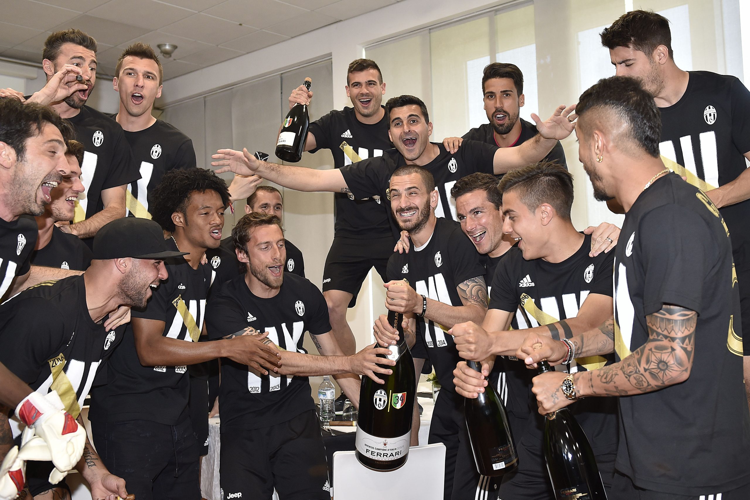 Bollicine Ferrari e Juventus, squadra che vince non si cambia