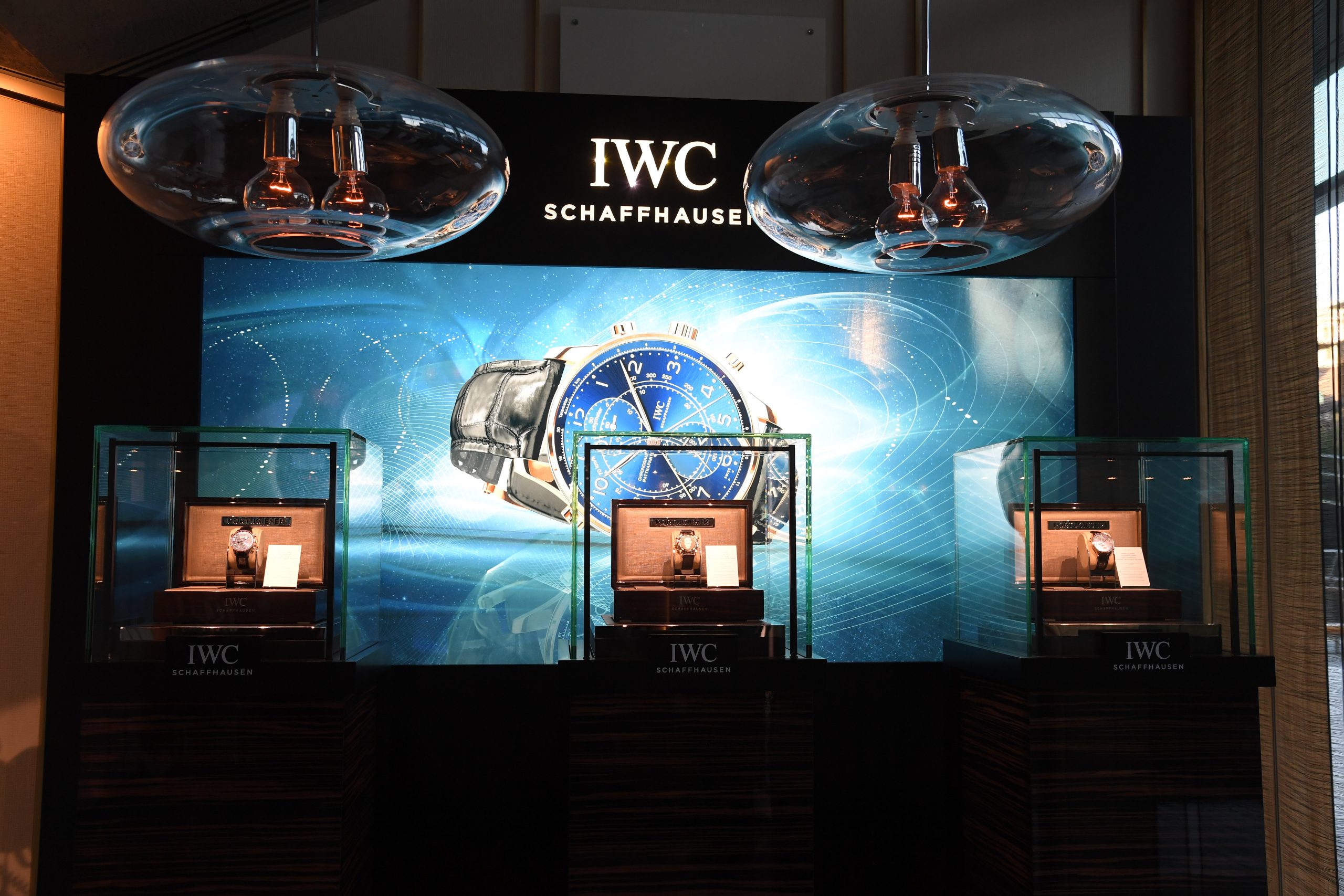 Bollicine Ferrari per inaugurare la boutique  milanese di IWC Schaffhausen