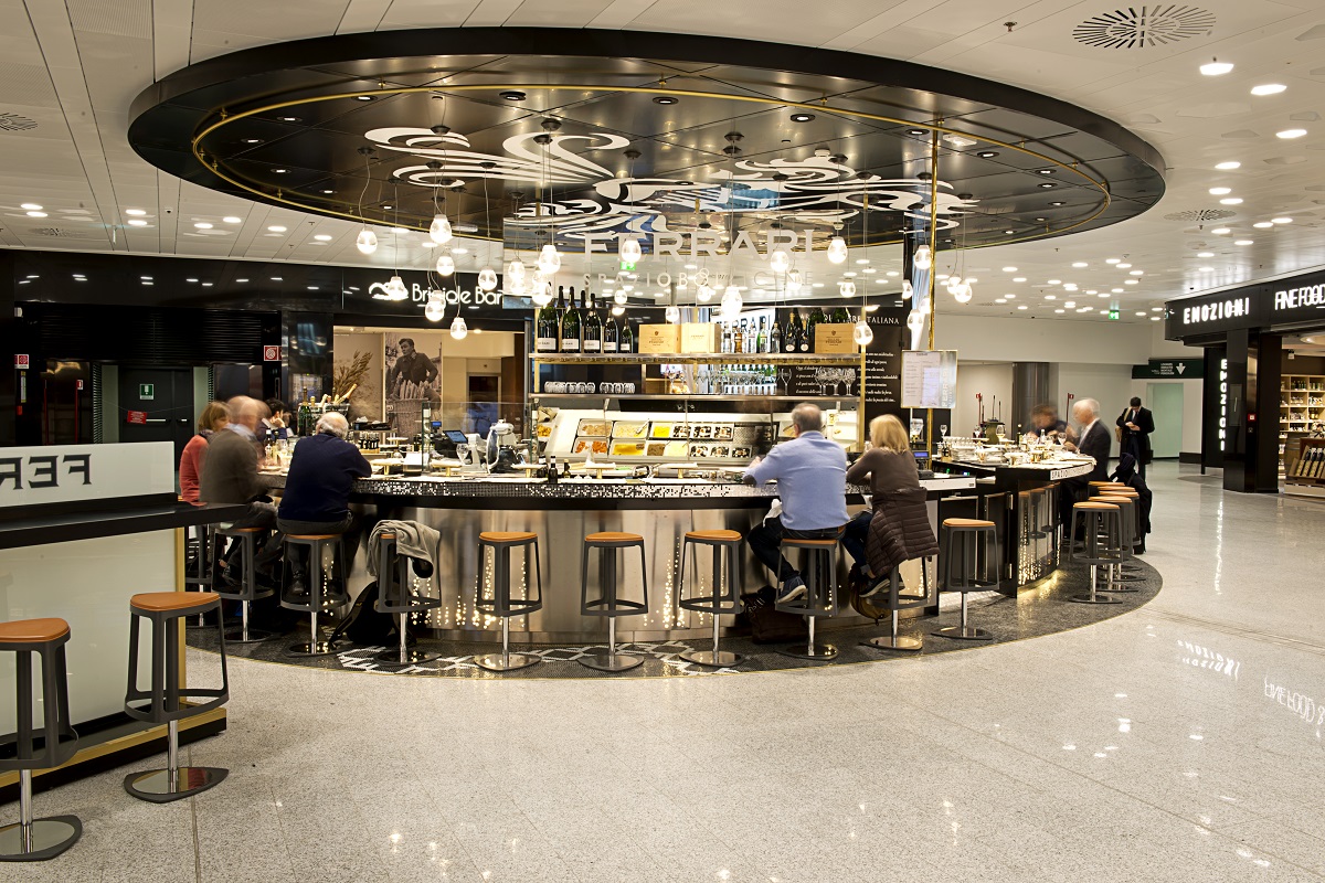 Ferrari Spazio Bollicine, la vostra pausa gourmet negli aeroporti italiani