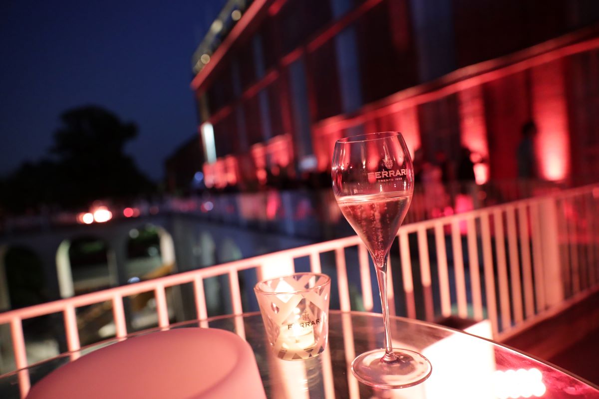 Ferrari Trentodoc è il brindisi ufficiale della XXII Triennale di Milano