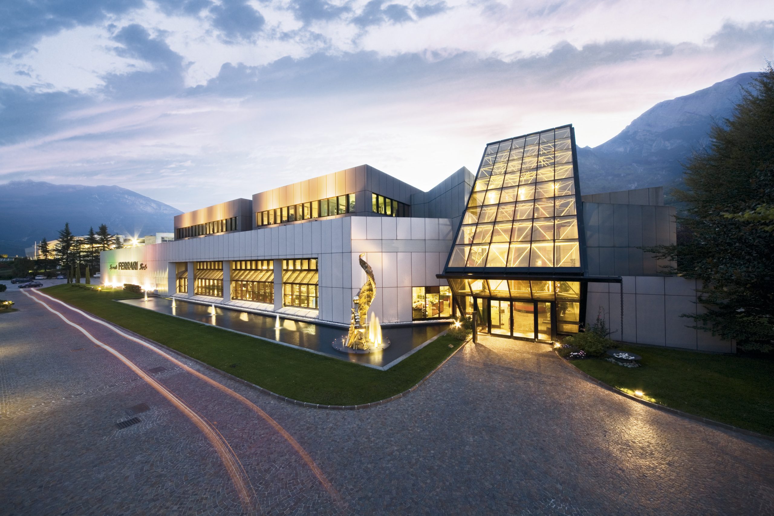 Le Cantine Ferrari premiate dalla American Chamber of Commerce in Italy con il  Wine Excellence Award