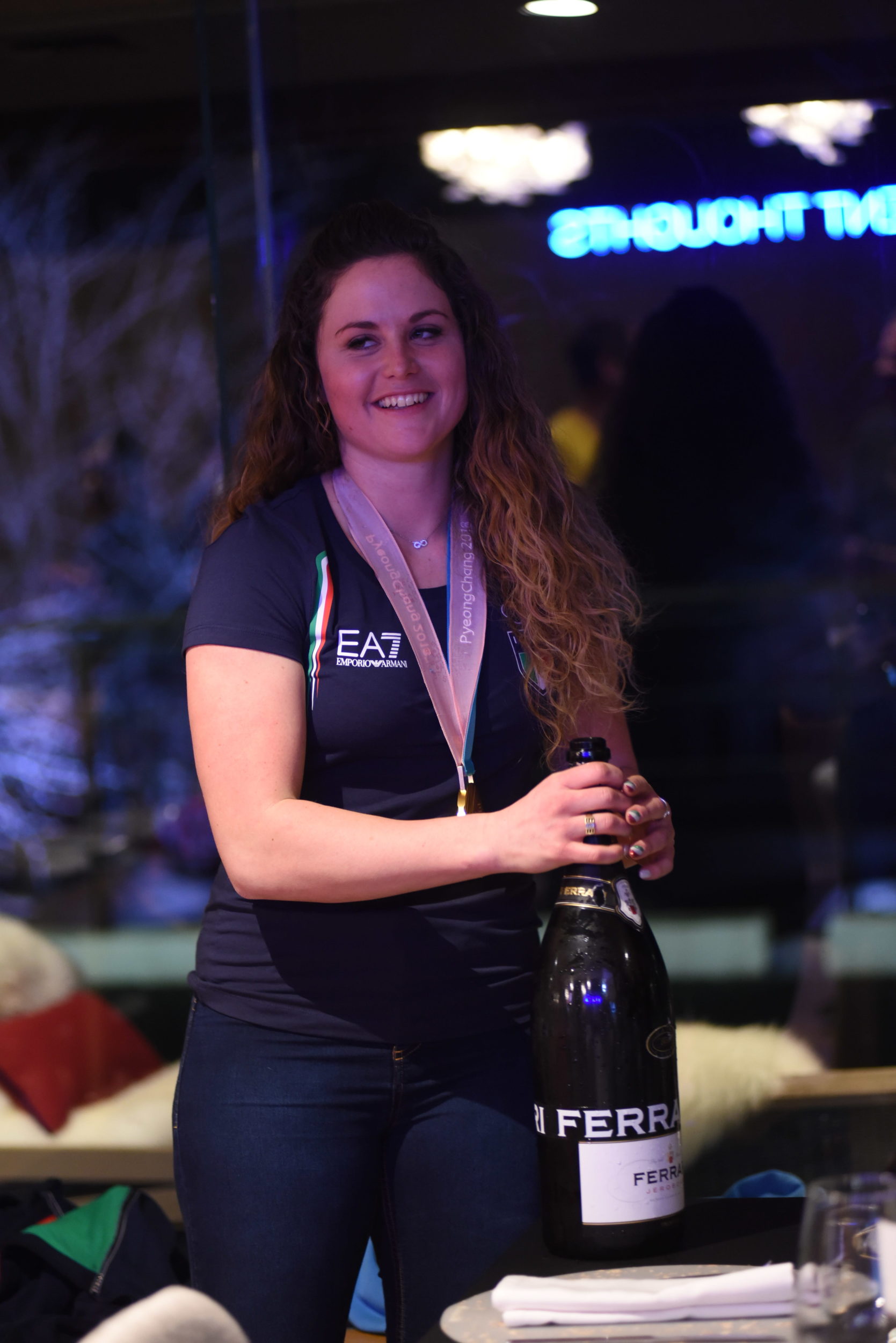 Le medaglie azzurre a Pyeongchang 2018 celebrate con bollicine Ferrari