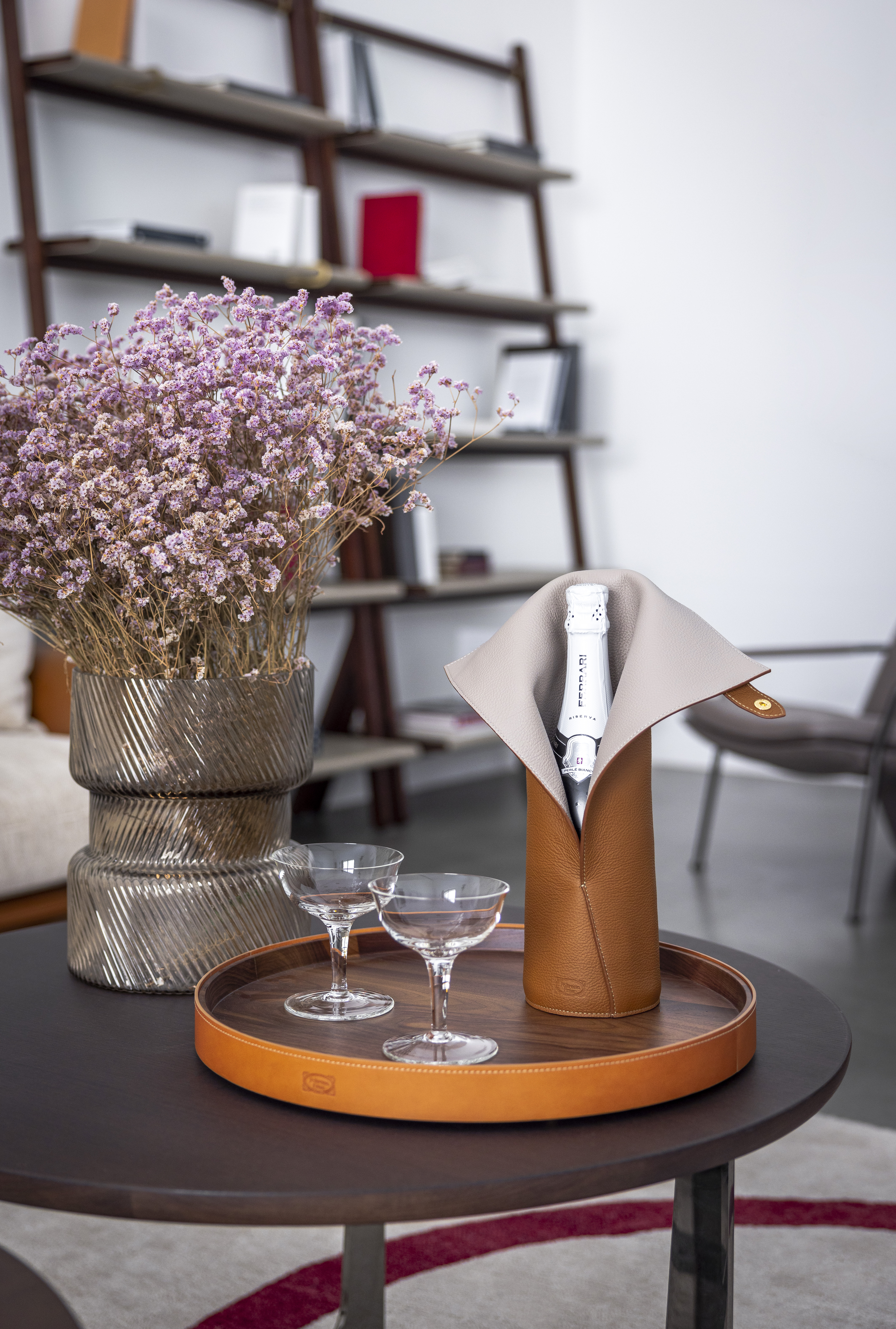 Celebratory special edition: a Wine Bag in partnership with Poltrona Frau