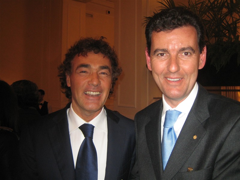 I campioni del cuore brindano con Ferrari