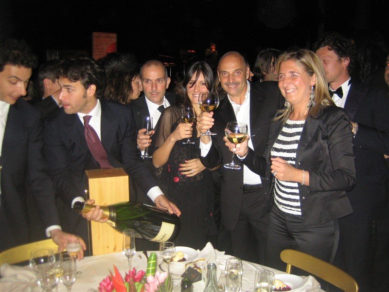 Al grande gala benefico di Paolo Brosio si brinda con Ferrari e si cena con Aliotto