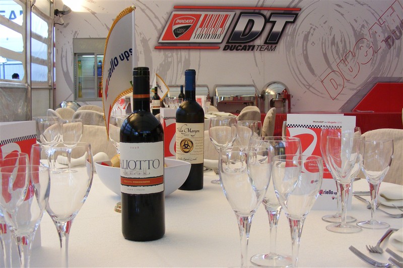 A tutto Ferrari lo stand Ducati al Gran Premio del Mugello