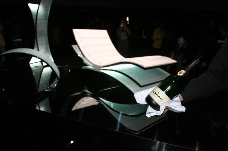 Ferrari al Fuorisalone anche con Versace, Boffi e Dada- Molteni