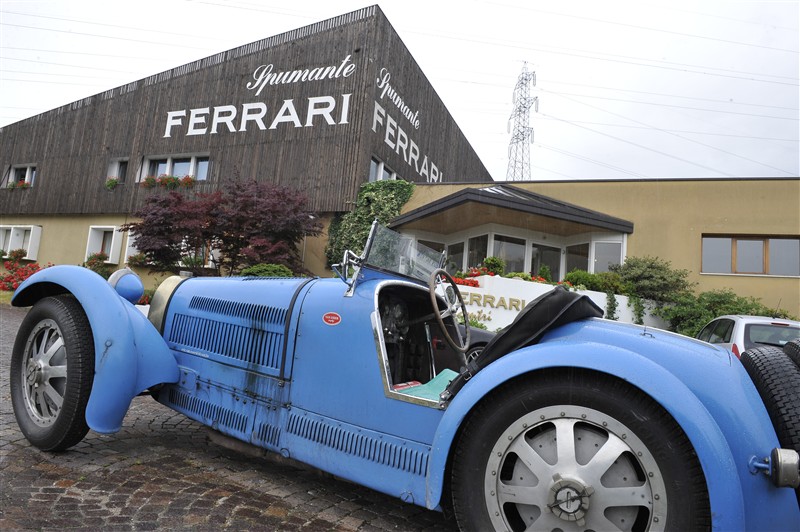 Metti 15 Bugatti tra le Cantine Ferrari Villa Margon e Locanda Margon
