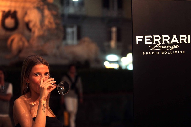 All'insegna del Rosé gli aperitivi del Ferrari Spazio Bollicine Gran Caffè la Caffettiera di Napoli