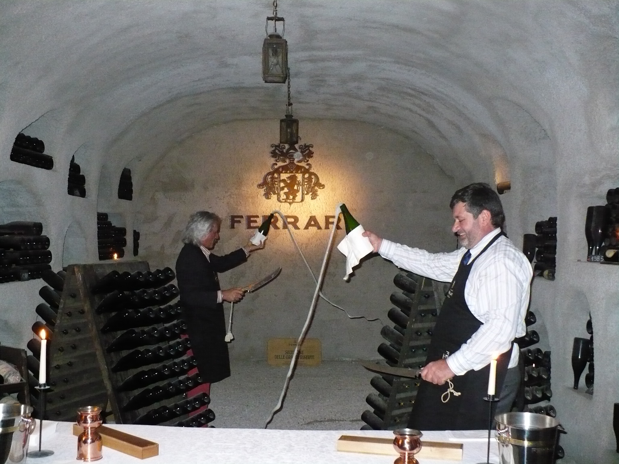 ?Cantine Aperte? alla Ferrari con le emozioni del sabrage e di un menù a base di bollicine alla Locanda Margon