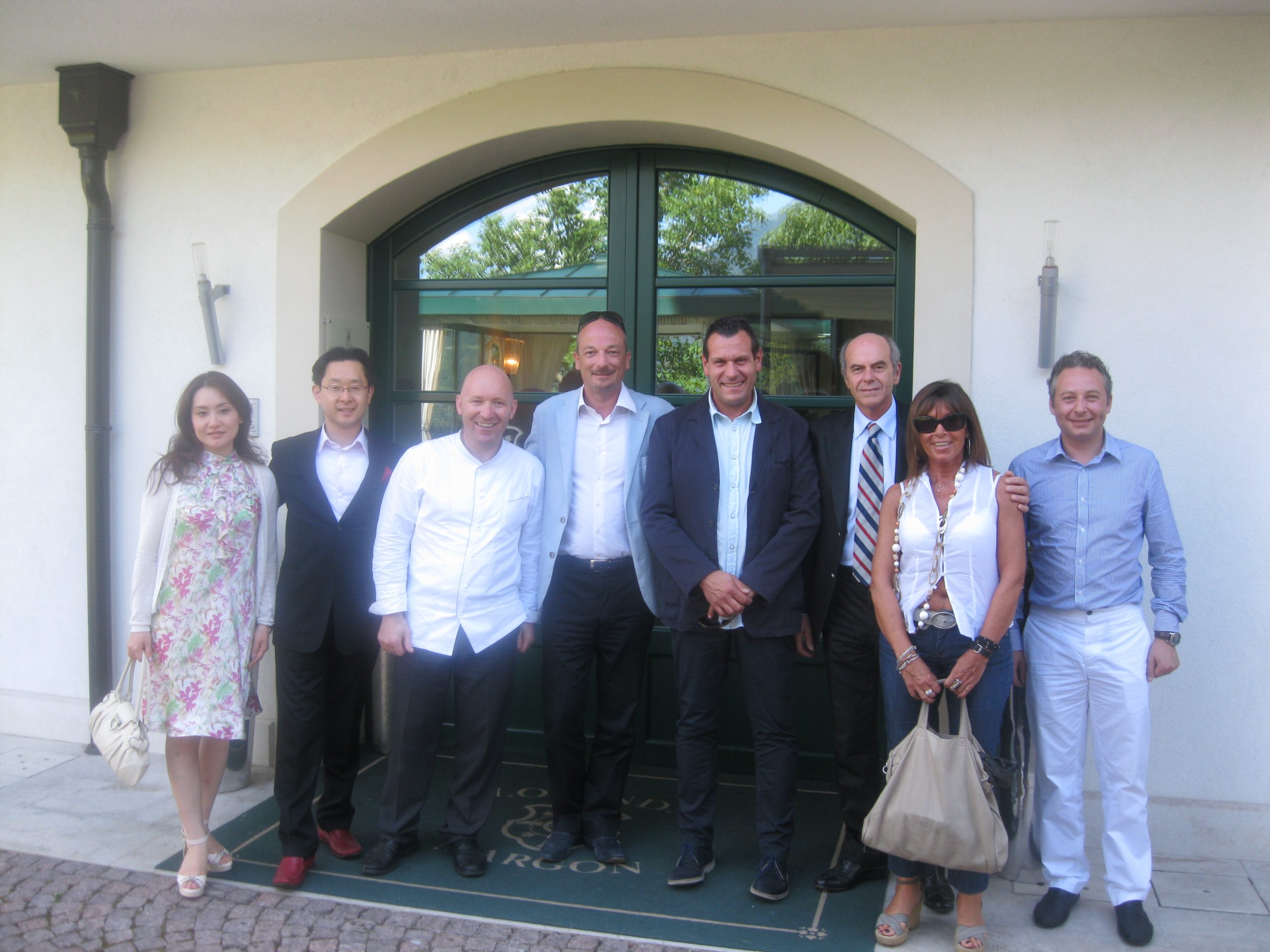 Tre sommelier per nove stelle Michelin degustano Ferrari in casa Ferrari