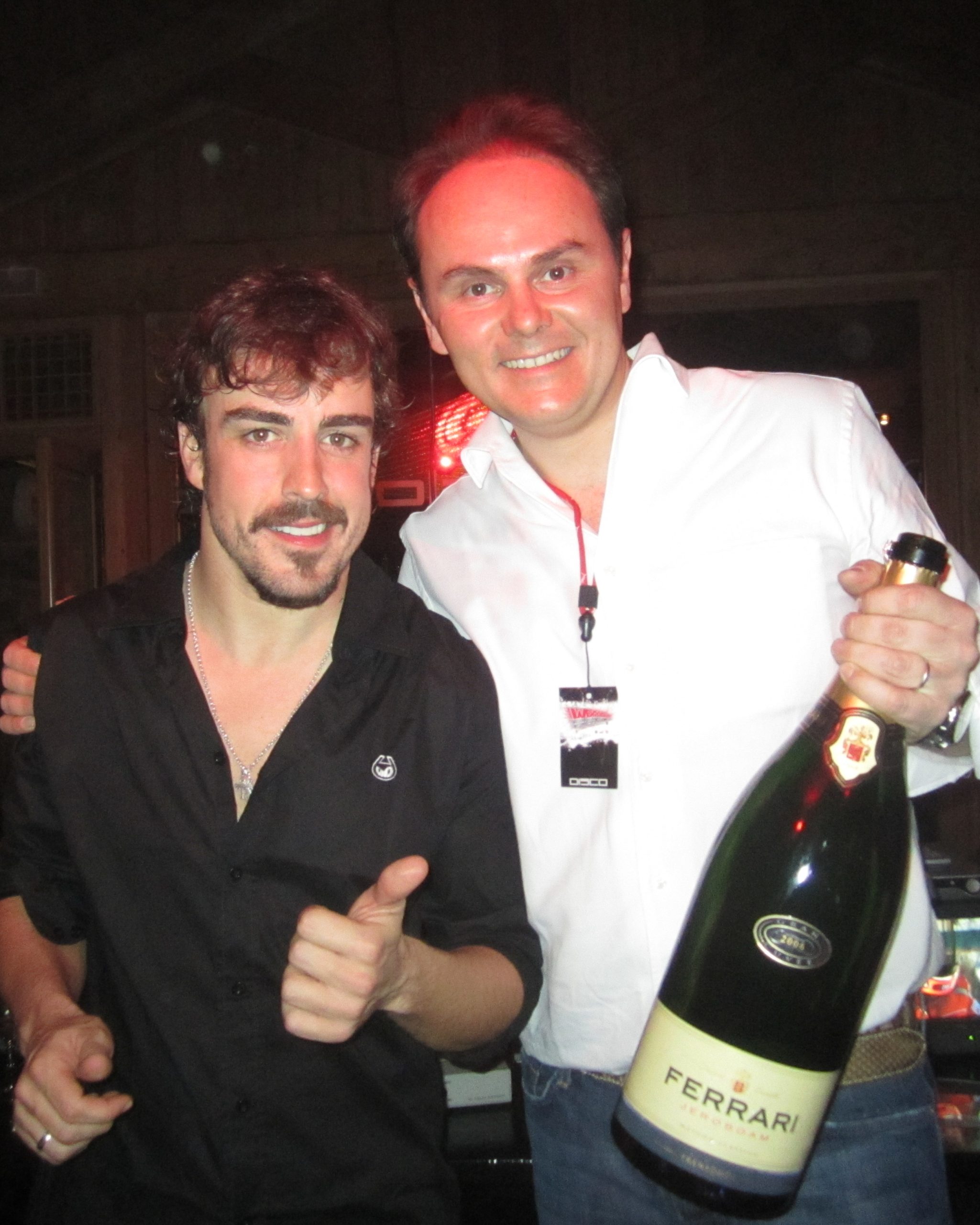 E Alonso brinda con Ferrari anche al Wrooom estivo