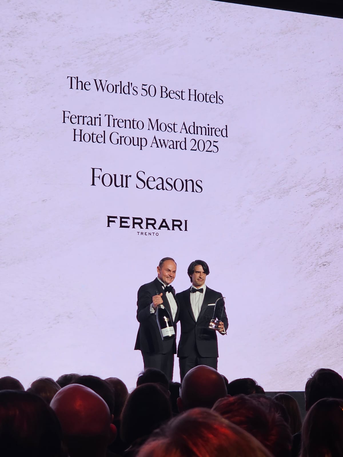 <strong>Ferrari Trento premia l’eccellenza dell’ospitalità a The World’s 50 Best Hotels 2025</strong>