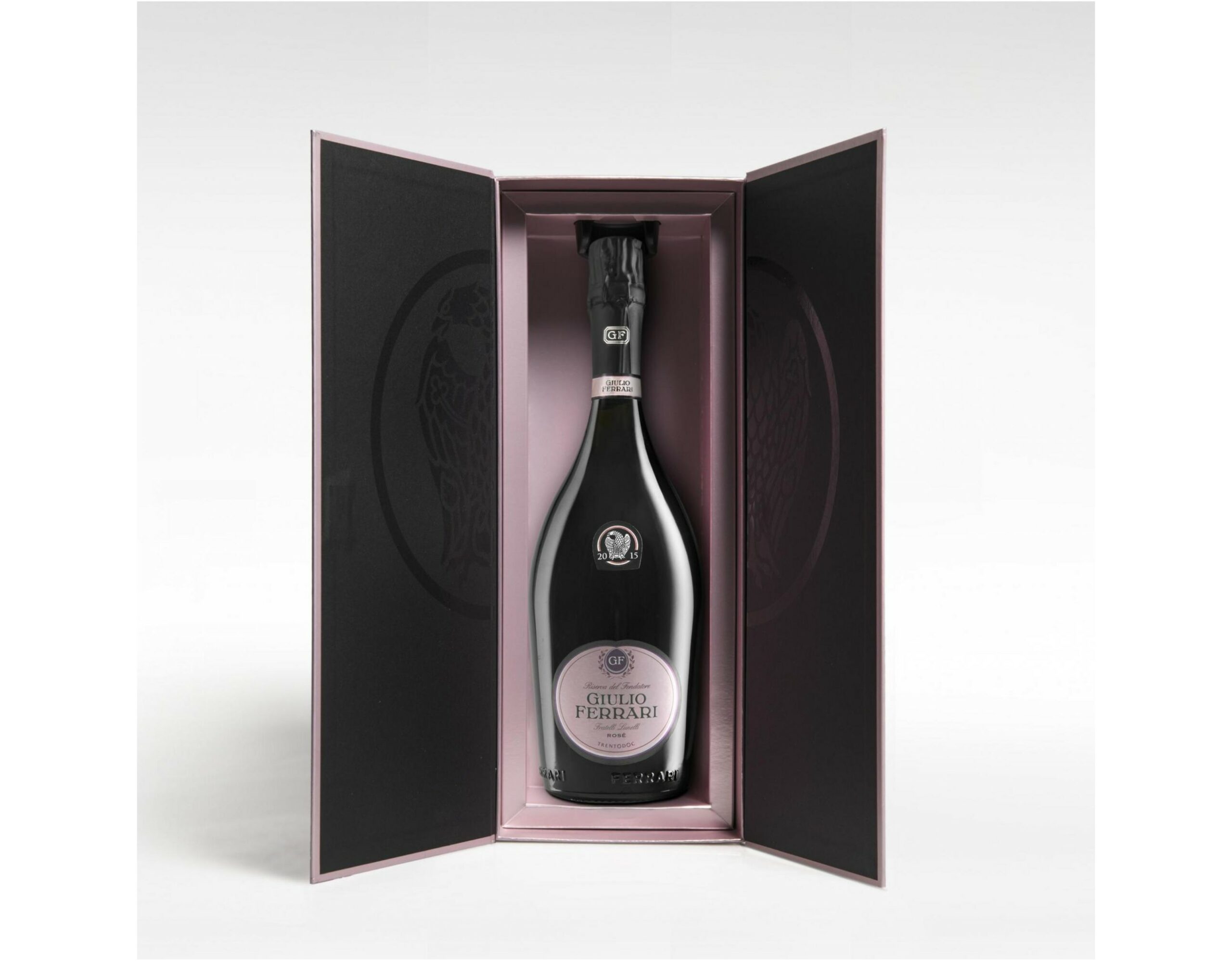 <strong>Ferrari Trento svela il nuovo millesimo 2015 del Giulio Ferrari Rosé</strong>