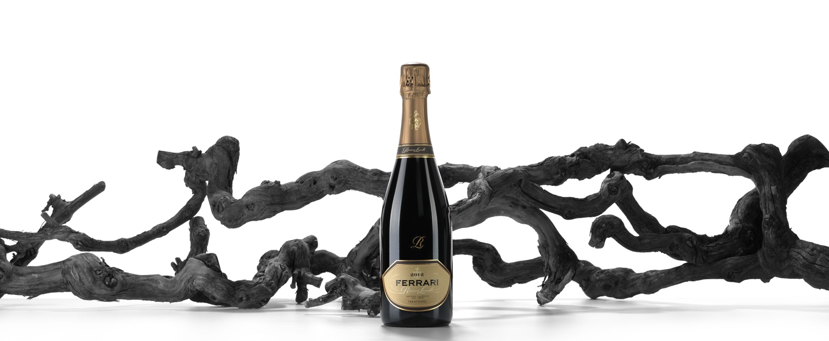 <strong>Ferrari Riserva Lunelli 2009 incoronato da Decanter con un punteggio di 100/100</strong>