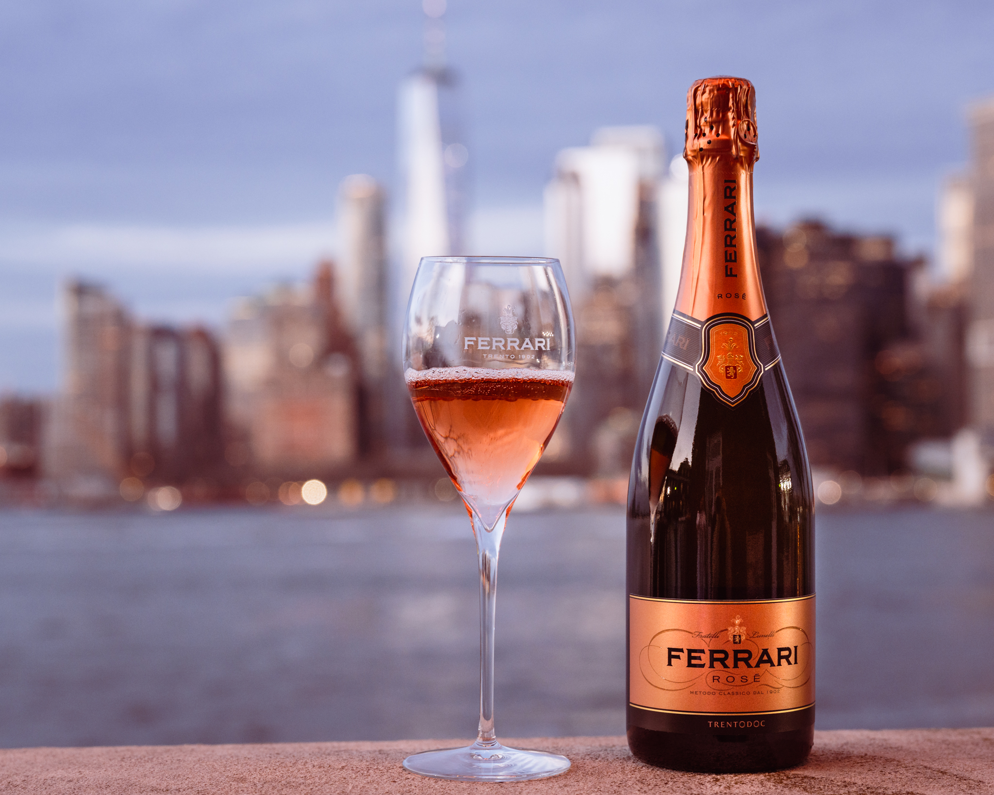 <strong>Le bollicine Ferrari Trento illuminano gli aperitivi di QC New York</strong>