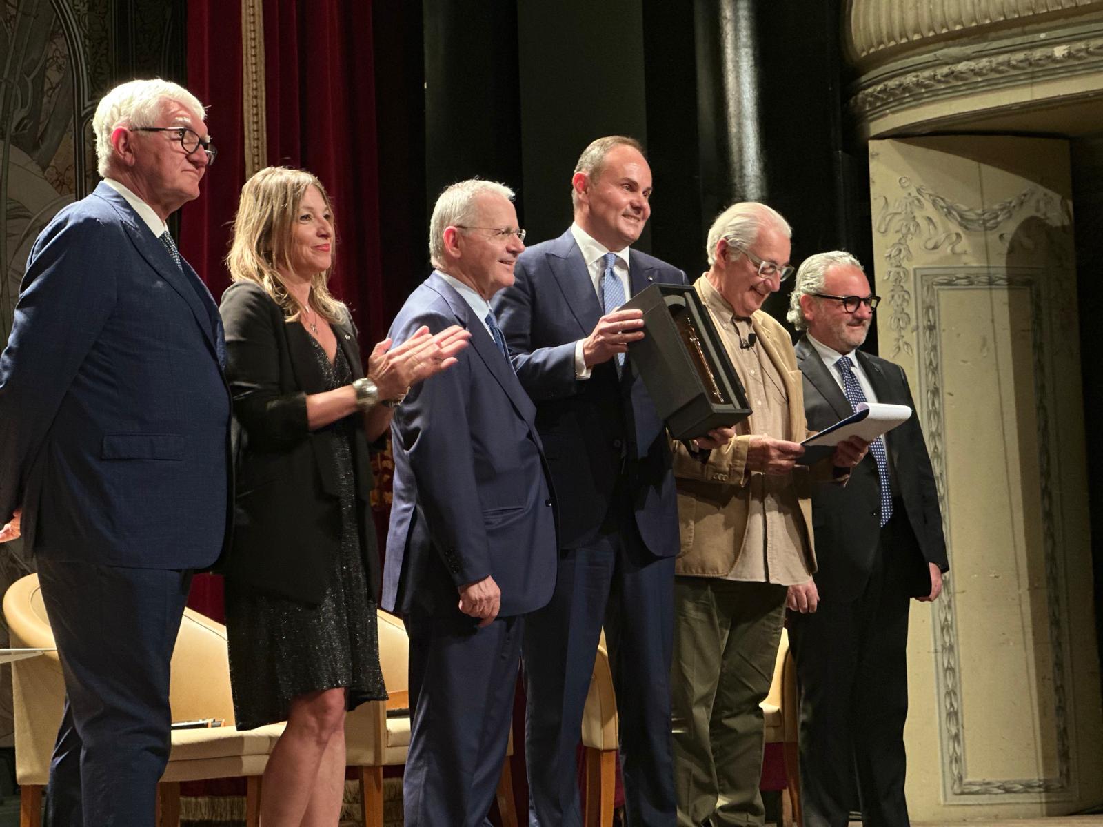 La FIPE premia Ferrari Trento per l’impegno nella promozione dell’eccellenza e dei valori dell’ospitalità