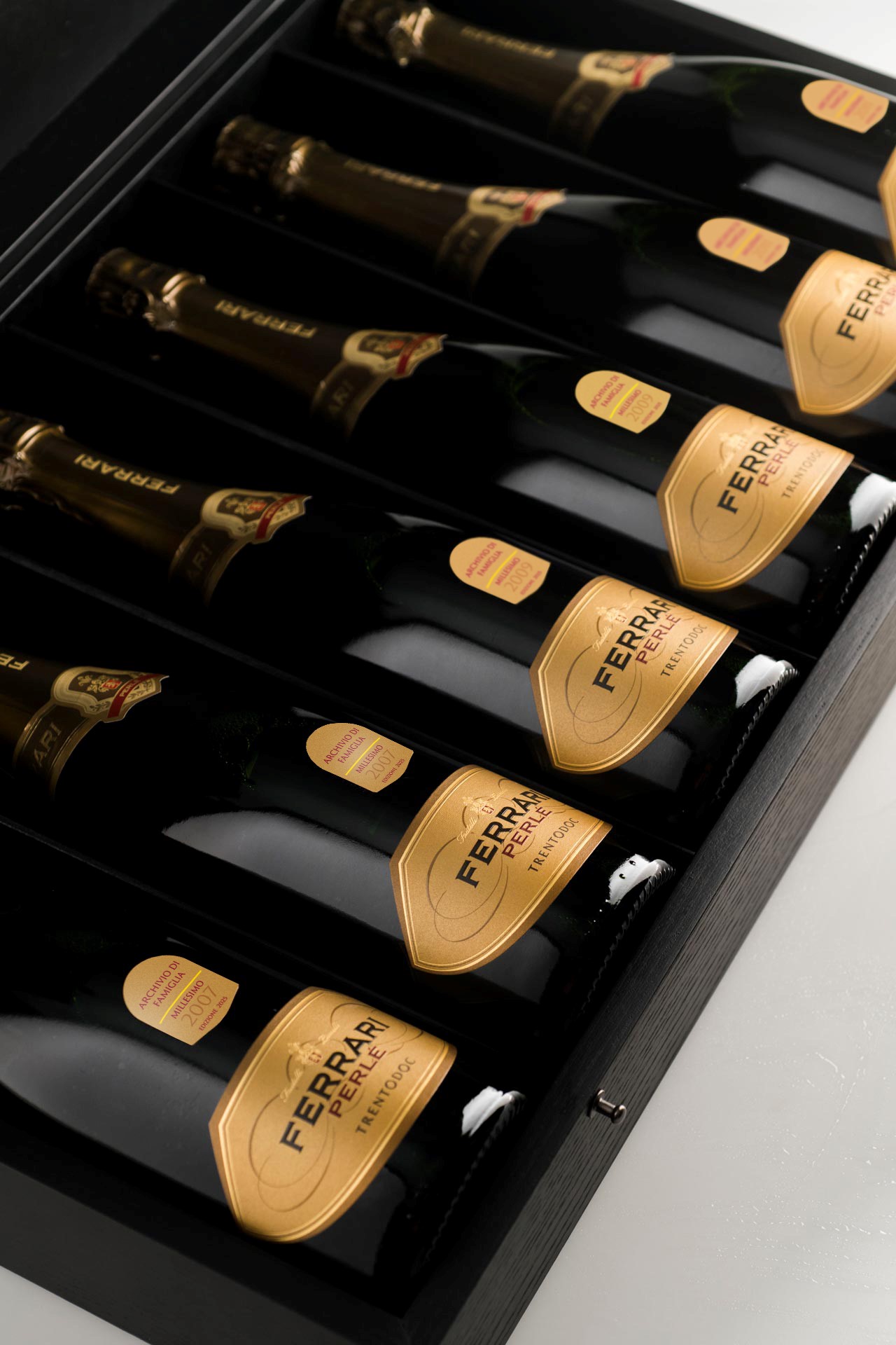 <strong>Ferrari Trento presenta il progetto “<em>Archivio di Famiglia</em>”</strong>