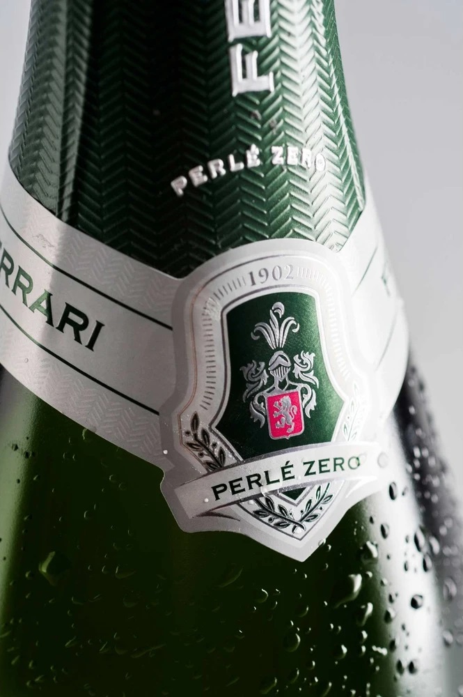 <strong>Il Ferrari Perlé Zero, Cuvée Zero17 è una “Gemma” di Vitae – La Guida Vini 2025</strong>